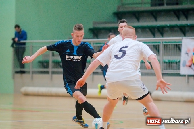 Zdjęcie w galerii na portalu naszraciborz.pl: HLPN: Niedzielny maraton futsalu. Zmarnowana szansa M&D Metallbau. Galaktikos nowym liderem I ligi wiadomości z regionu