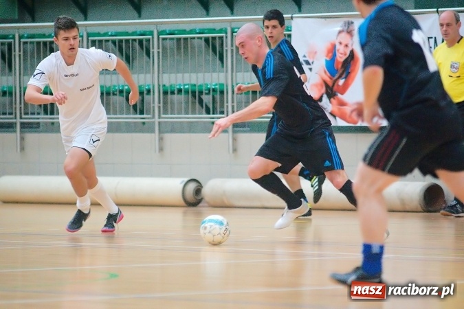 Zdjęcie w galerii na portalu naszraciborz.pl: HLPN: Niedzielny maraton futsalu. Zmarnowana szansa M&D Metallbau. Galaktikos nowym liderem I ligi wiadomości z regionu