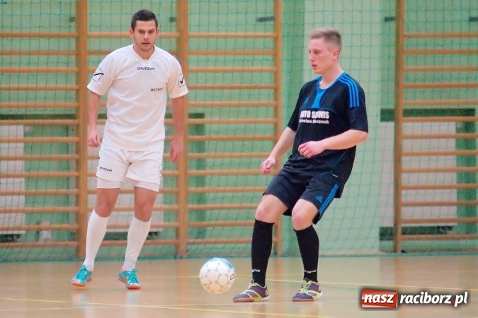 Zdjęcie w galerii na portalu naszraciborz.pl: HLPN: Niedzielny maraton futsalu. Zmarnowana szansa M&D Metallbau. Galaktikos nowym liderem I ligi wiadomości z regionu