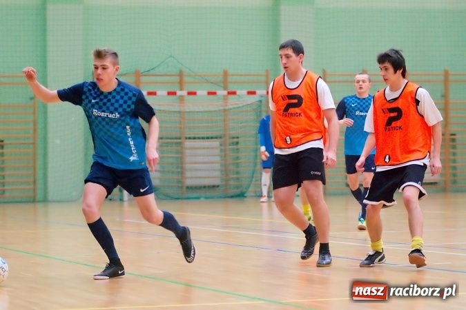 Zdjęcie w galerii na portalu naszraciborz.pl: HLPN: Niedzielny maraton futsalu. Zmarnowana szansa M&D Metallbau. Galaktikos nowym liderem I ligi wiadomości z regionu