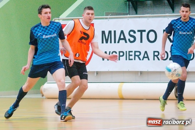 Zdjęcie w galerii na portalu naszraciborz.pl: HLPN: Niedzielny maraton futsalu. Zmarnowana szansa M&D Metallbau. Galaktikos nowym liderem I ligi wiadomości z regionu