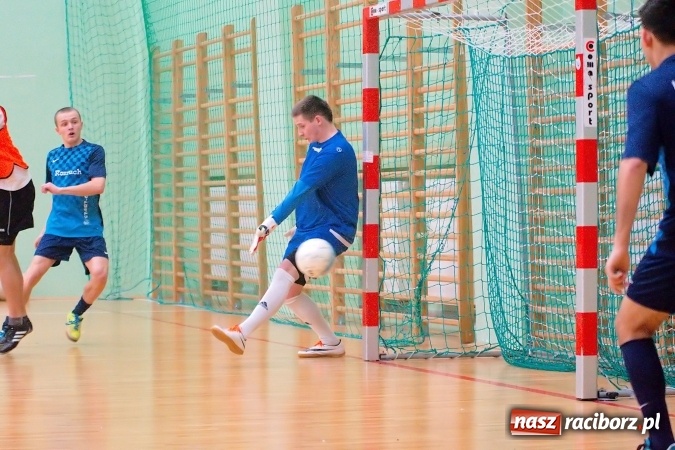 Zdjęcie w galerii na portalu naszraciborz.pl: HLPN: Niedzielny maraton futsalu. Zmarnowana szansa M&D Metallbau. Galaktikos nowym liderem I ligi wiadomości z regionu