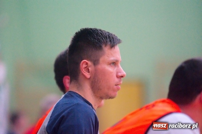 Zdjęcie w galerii na portalu naszraciborz.pl: HLPN: Niedzielny maraton futsalu. Zmarnowana szansa M&D Metallbau. Galaktikos nowym liderem I ligi wiadomości z regionu