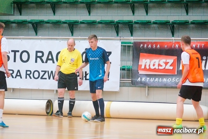 Zdjęcie w galerii na portalu naszraciborz.pl: HLPN: Niedzielny maraton futsalu. Zmarnowana szansa M&D Metallbau. Galaktikos nowym liderem I ligi wiadomości z regionu