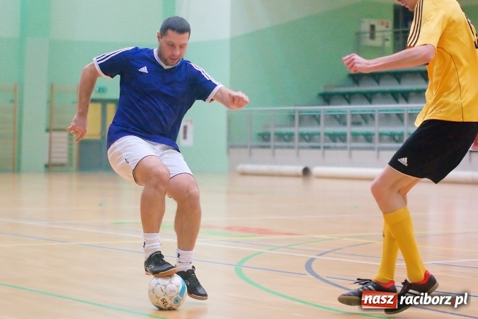 Zdjęcie w galerii na portalu naszraciborz.pl: HLPN: Niedzielny maraton futsalu. Zmarnowana szansa M&D Metallbau. Galaktikos nowym liderem I ligi wiadomości z regionu