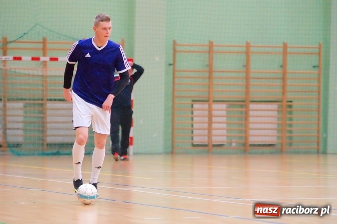 Zdjęcie w galerii na portalu naszraciborz.pl: HLPN: Niedzielny maraton futsalu. Zmarnowana szansa M&D Metallbau. Galaktikos nowym liderem I ligi wiadomości z regionu