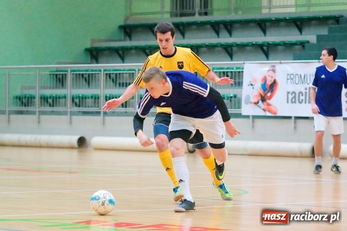 Zdjęcie w galerii na portalu naszraciborz.pl: HLPN: Niedzielny maraton futsalu. Zmarnowana szansa M&D Metallbau. Galaktikos nowym liderem I ligi wiadomości z regionu