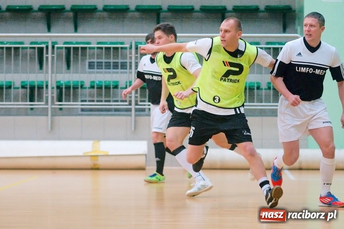 Zdjęcie w galerii na portalu naszraciborz.pl: HLPN: Niedzielny maraton futsalu. Zmarnowana szansa M&D Metallbau. Galaktikos nowym liderem I ligi wiadomości z regionu