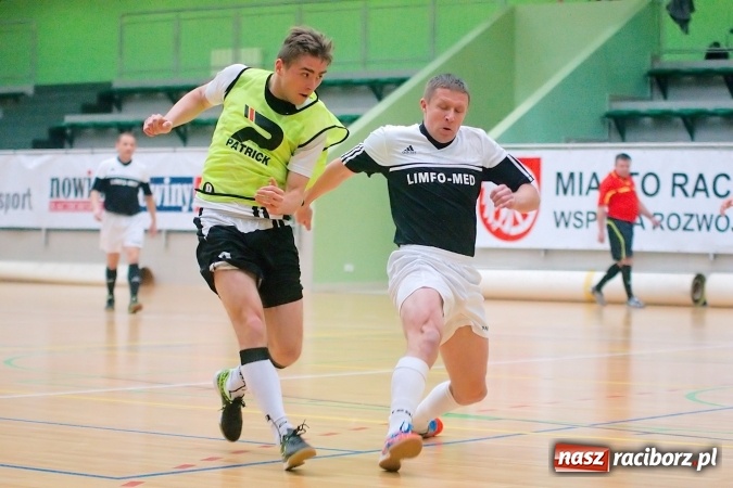 Zdjęcie w galerii na portalu naszraciborz.pl: HLPN: Niedzielny maraton futsalu. Zmarnowana szansa M&D Metallbau. Galaktikos nowym liderem I ligi wiadomości z regionu