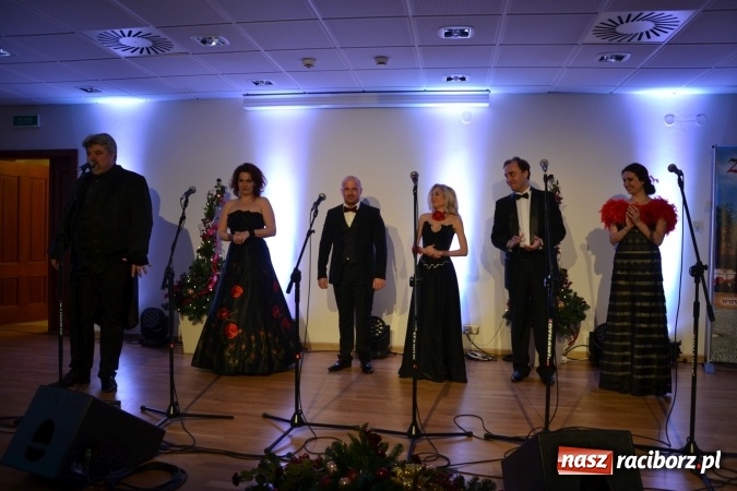 Zdjęcie w galerii na portalu naszraciborz.pl: Noworoczna gala operetkowa na Zamku Piastowskim wiadomości z regionu