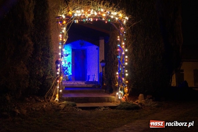 Zdjęcie w galerii na portalu naszraciborz.pl: Ciekawe dekoracje Bożonarodzeniowe domu i posesji - w Rudzie Kozielskiej rozstrzygnięto konkurs  wiadomości z regionu