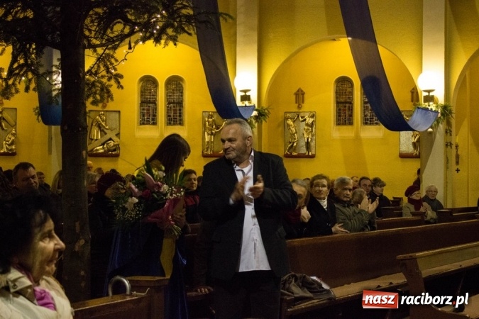 Zdjęcie w galerii na portalu naszraciborz.pl: Msza św. z okazji 20-lecia istnienia ch&oacute;ru Bel Canto z udziałem ch&oacute;r&oacute;w z Toszka i Zebrzydowic wiadomości z regionu