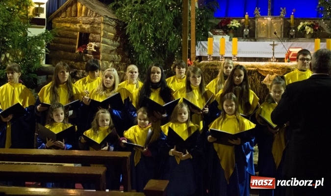 Zdjęcie w galerii na portalu naszraciborz.pl: Msza św. z okazji 20-lecia istnienia ch&oacute;ru Bel Canto z udziałem ch&oacute;r&oacute;w z Toszka i Zebrzydowic wiadomości z regionu