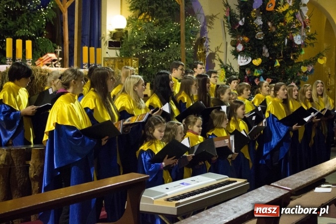 Zdjęcie w galerii na portalu naszraciborz.pl: Msza św. z okazji 20-lecia istnienia ch&oacute;ru Bel Canto z udziałem ch&oacute;r&oacute;w z Toszka i Zebrzydowic wiadomości z regionu