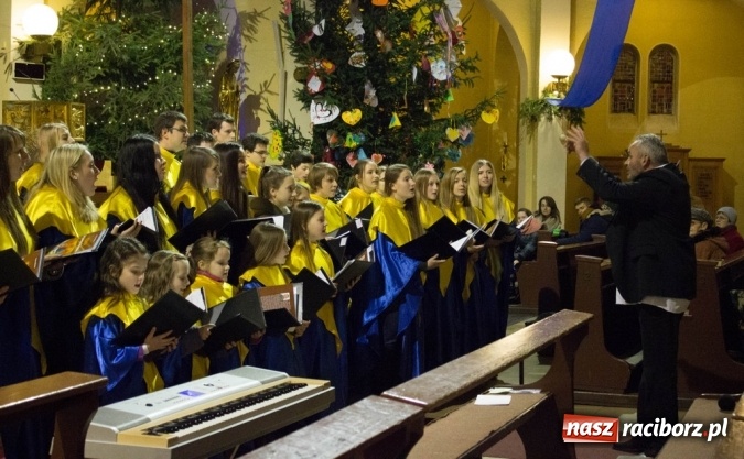 Zdjęcie w galerii na portalu naszraciborz.pl: Msza św. z okazji 20-lecia istnienia ch&oacute;ru Bel Canto z udziałem ch&oacute;r&oacute;w z Toszka i Zebrzydowic wiadomości z regionu