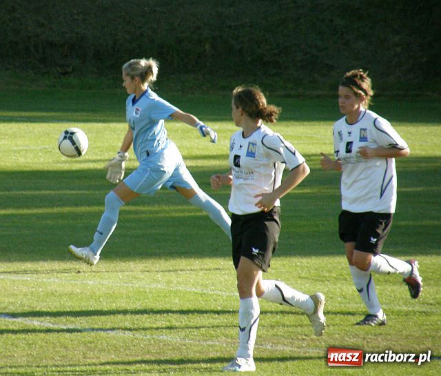 Zdjęcie w galerii na portalu naszraciborz.pl: Zwycięstwo na otarcie łez, honor obroniony wiadomości z regionu