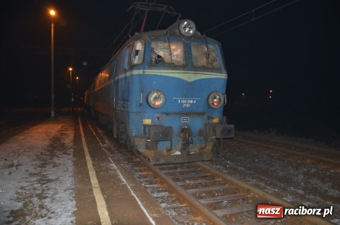 Zdjęcie w galerii na portalu naszraciborz.pl: Policjanci zatrzymali 22-letniego wandala. Zdewastował lokomotywę wiadomości z regionu