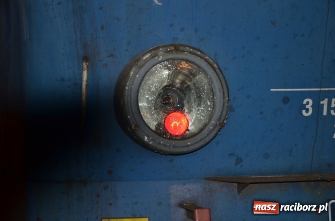 Zdjęcie w galerii na portalu naszraciborz.pl: Policjanci zatrzymali 22-letniego wandala. Zdewastował lokomotywę wiadomości z regionu