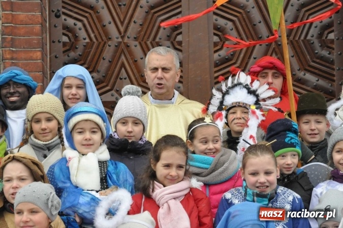 Zdjęcie w galerii na portalu naszraciborz.pl: Racibórz-Brzezie. Z Trzema Królami podsumowali misyjne kolędowanie wiadomości z regionu