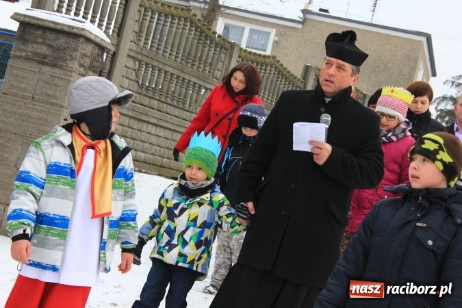 Zdjęcie w galerii na portalu naszraciborz.pl: Kobyla: Trzej Królowie oddali pokłon Bożemu Dziecięciu wiadomości z regionu