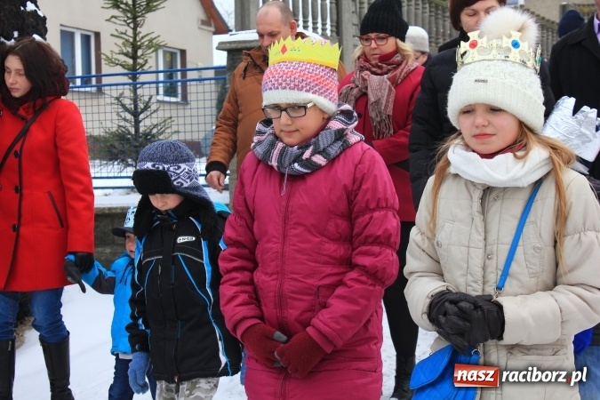 Zdjęcie w galerii na portalu naszraciborz.pl: Kobyla: Trzej Królowie oddali pokłon Bożemu Dziecięciu wiadomości z regionu