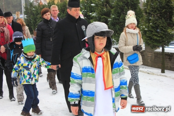 Zdjęcie w galerii na portalu naszraciborz.pl: Kobyla: Trzej Królowie oddali pokłon Bożemu Dziecięciu wiadomości z regionu
