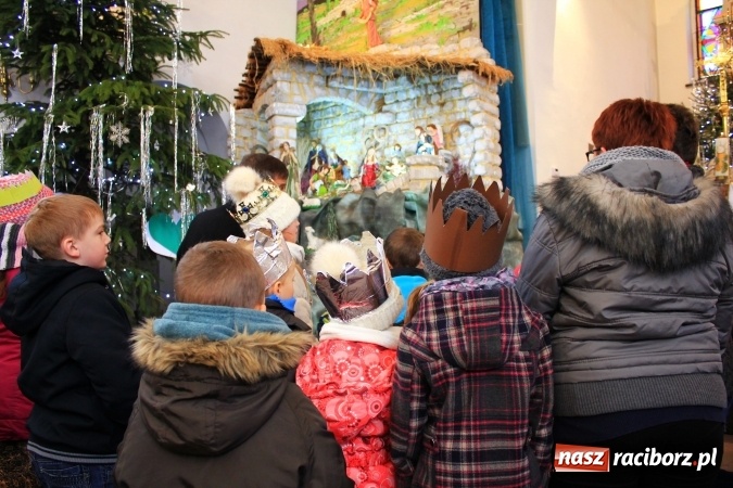 Zdjęcie w galerii na portalu naszraciborz.pl: Kobyla: Trzej Królowie oddali pokłon Bożemu Dziecięciu wiadomości z regionu