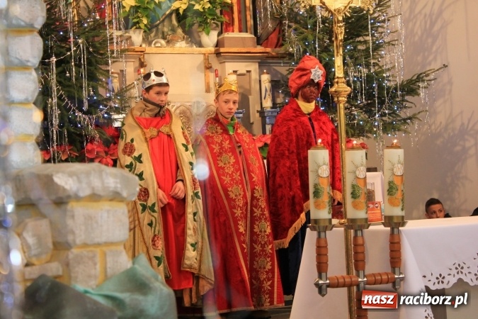 Zdjęcie w galerii na portalu naszraciborz.pl: Kobyla: Trzej Królowie oddali pokłon Bożemu Dziecięciu wiadomości z regionu