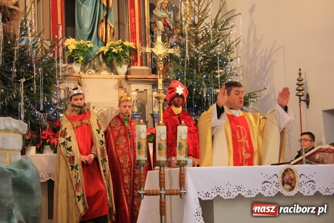 Zdjęcie w galerii na portalu naszraciborz.pl: Kobyla: Trzej Królowie oddali pokłon Bożemu Dziecięciu wiadomości z regionu