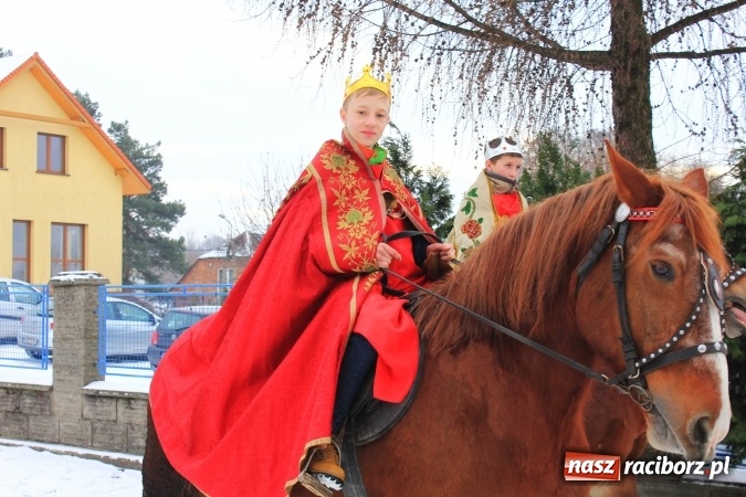 Zdjęcie w galerii na portalu naszraciborz.pl: Kobyla: Trzej Królowie oddali pokłon Bożemu Dziecięciu wiadomości z regionu