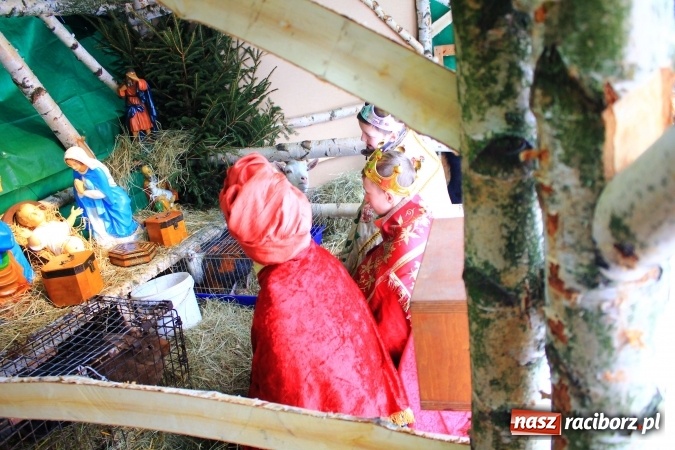 Zdjęcie w galerii na portalu naszraciborz.pl: Kobyla: Trzej Królowie oddali pokłon Bożemu Dziecięciu wiadomości z regionu