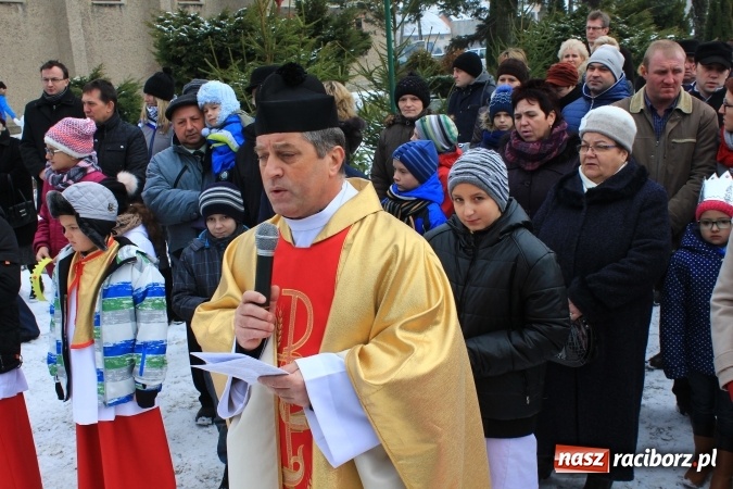 Zdjęcie w galerii na portalu naszraciborz.pl: Kobyla: Trzej Królowie oddali pokłon Bożemu Dziecięciu wiadomości z regionu