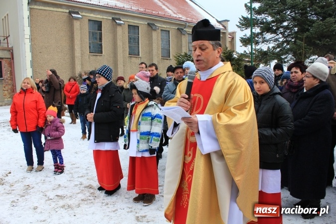 Zdjęcie w galerii na portalu naszraciborz.pl: Kobyla: Trzej Królowie oddali pokłon Bożemu Dziecięciu wiadomości z regionu