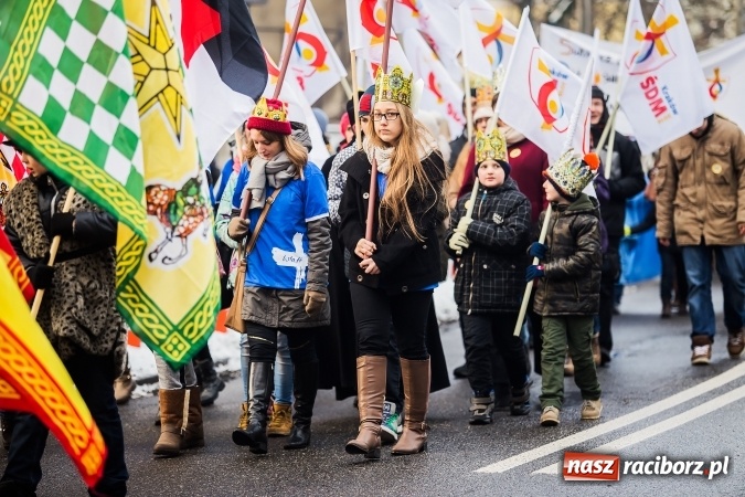 Zdjęcie w galerii na portalu naszraciborz.pl: II Raciborski Orszak Trzech Kr&oacute;li - obszerna FOTORELACJA z trasy przemarszu wiadomości z regionu