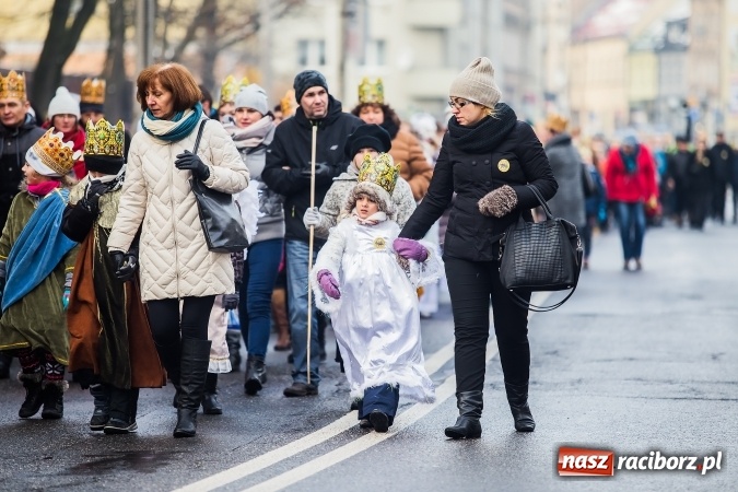 Zdjęcie w galerii na portalu naszraciborz.pl: II Raciborski Orszak Trzech Kr&oacute;li - obszerna FOTORELACJA z trasy przemarszu wiadomości z regionu