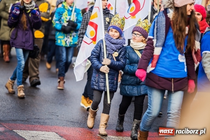 Zdjęcie w galerii na portalu naszraciborz.pl: II Raciborski Orszak Trzech Kr&oacute;li - obszerna FOTORELACJA z trasy przemarszu wiadomości z regionu