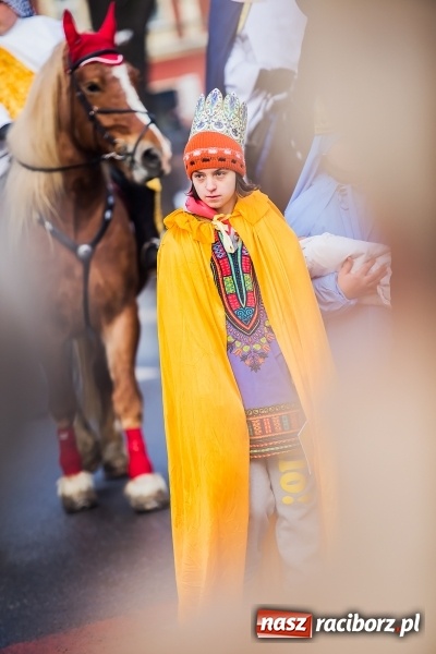 Zdjęcie w galerii na portalu naszraciborz.pl: II Raciborski Orszak Trzech Kr&oacute;li - obszerna FOTORELACJA z trasy przemarszu wiadomości z regionu