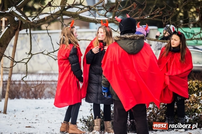 Zdjęcie w galerii na portalu naszraciborz.pl: II Raciborski Orszak Trzech Kr&oacute;li - obszerna FOTORELACJA z trasy przemarszu wiadomości z regionu