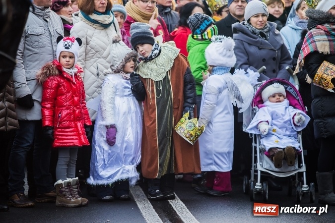 Zdjęcie w galerii na portalu naszraciborz.pl: II Raciborski Orszak Trzech Kr&oacute;li - obszerna FOTORELACJA z trasy przemarszu wiadomości z regionu