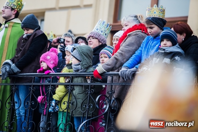 Zdjęcie w galerii na portalu naszraciborz.pl: II Raciborski Orszak Trzech Kr&oacute;li - obszerna FOTORELACJA z trasy przemarszu wiadomości z regionu