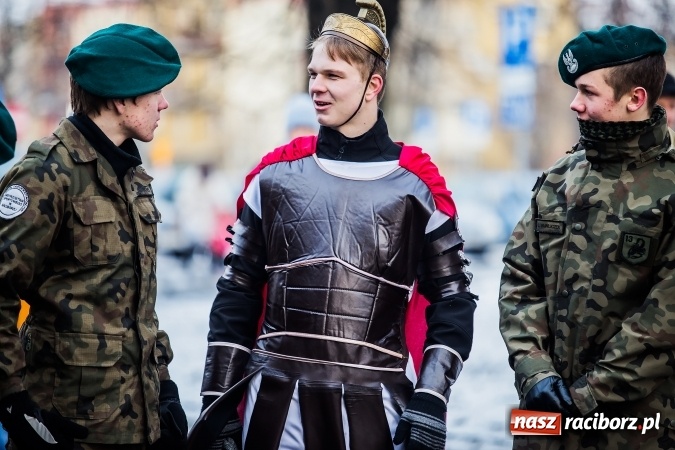 Zdjęcie w galerii na portalu naszraciborz.pl: II Raciborski Orszak Trzech Kr&oacute;li - obszerna FOTORELACJA z trasy przemarszu wiadomości z regionu