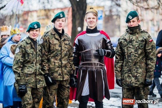 Zdjęcie w galerii na portalu naszraciborz.pl: II Raciborski Orszak Trzech Kr&oacute;li - obszerna FOTORELACJA z trasy przemarszu wiadomości z regionu