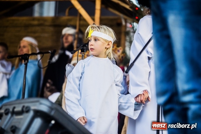 Zdjęcie w galerii na portalu naszraciborz.pl: II Raciborski Orszak Trzech Kr&oacute;li - obszerna FOTORELACJA z trasy przemarszu wiadomości z regionu
