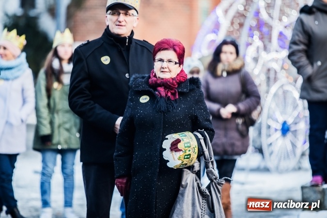 Zdjęcie w galerii na portalu naszraciborz.pl: II Raciborski Orszak Trzech Kr&oacute;li - obszerna FOTORELACJA z trasy przemarszu wiadomości z regionu
