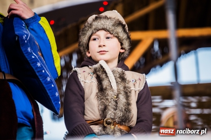 Zdjęcie w galerii na portalu naszraciborz.pl: II Raciborski Orszak Trzech Kr&oacute;li - obszerna FOTORELACJA z trasy przemarszu wiadomości z regionu