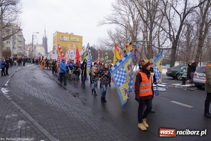 Zdjęcie w galerii na portalu naszraciborz.pl: II Raciborski Orszak Trzech Kr&oacute;li - obszerna FOTORELACJA z trasy przemarszu wiadomości z regionu