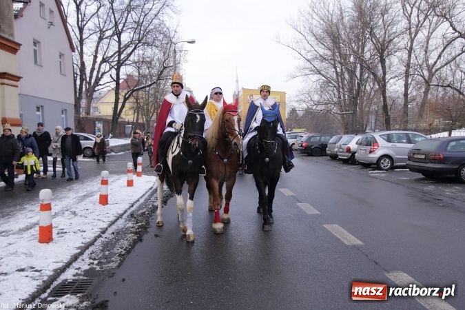 Zdjęcie w galerii na portalu naszraciborz.pl: II Raciborski Orszak Trzech Kr&oacute;li - obszerna FOTORELACJA z trasy przemarszu wiadomości z regionu