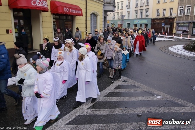 Zdjęcie w galerii na portalu naszraciborz.pl: II Raciborski Orszak Trzech Kr&oacute;li - obszerna FOTORELACJA z trasy przemarszu wiadomości z regionu