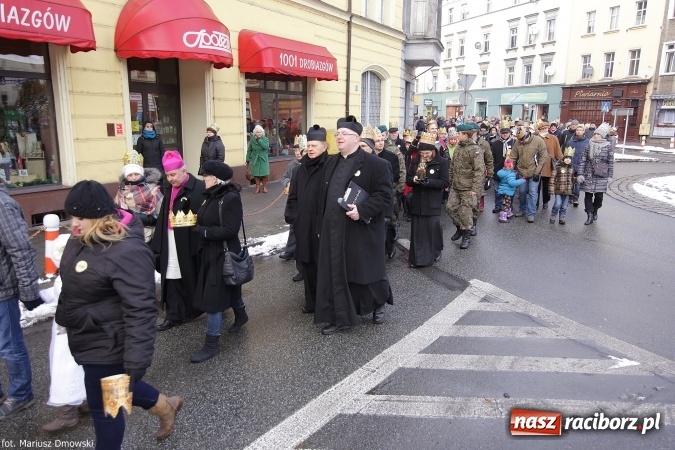 Zdjęcie w galerii na portalu naszraciborz.pl: II Raciborski Orszak Trzech Kr&oacute;li - obszerna FOTORELACJA z trasy przemarszu wiadomości z regionu