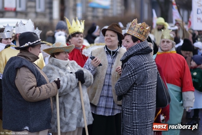 Zdjęcie w galerii na portalu naszraciborz.pl: II Raciborski Orszak Trzech Kr&oacute;li - obszerna FOTORELACJA z trasy przemarszu wiadomości z regionu